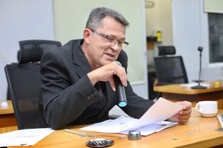 Vereador sugere parceria para Roseiral sediar jogos de futebol amador na cidade