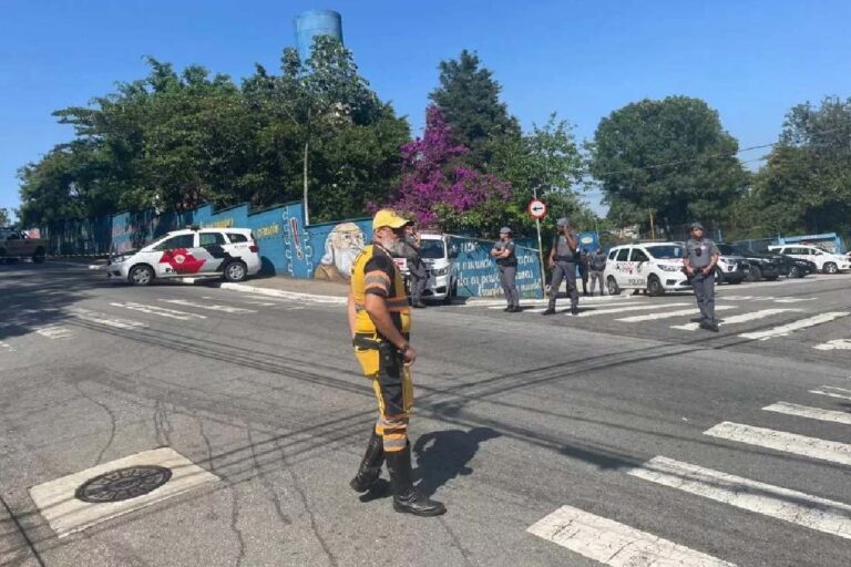 Uma aluna morre e duas pessoas ficam feridas em ataque a tiros em escola de São Paulo