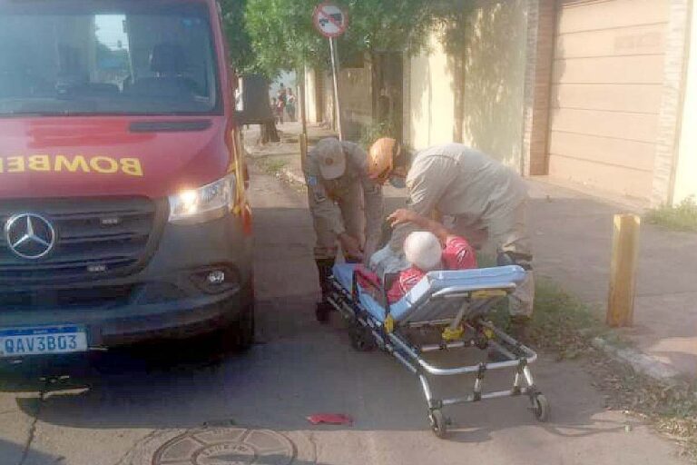 colisão entre moto e carro em Corumbá