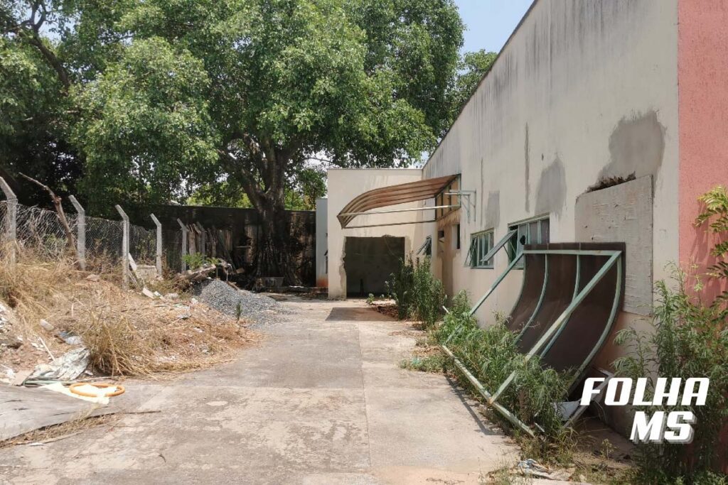 Anunciada como "presente" de aniversário, obra em UBS está abandonada em Corumbá 4 paulo maissato2 UBS
