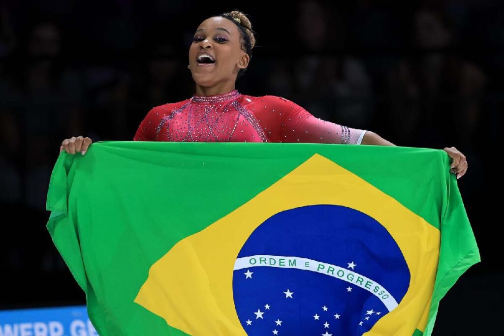 Rebeca Andrade supera Simone Biles e conquista o ouro no salto no Mundial de Ginástica 2 Rebeca Andrade ouro salto