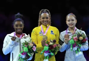 Leia mais sobre o artigo Rebeca Andrade supera Simone Biles e conquista o ouro no salto no Mundial de Ginástica