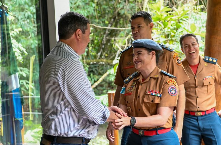 Governador Eduardo Riedel Foto Bruno Rezende 730x480 1 1ª coronel mulher