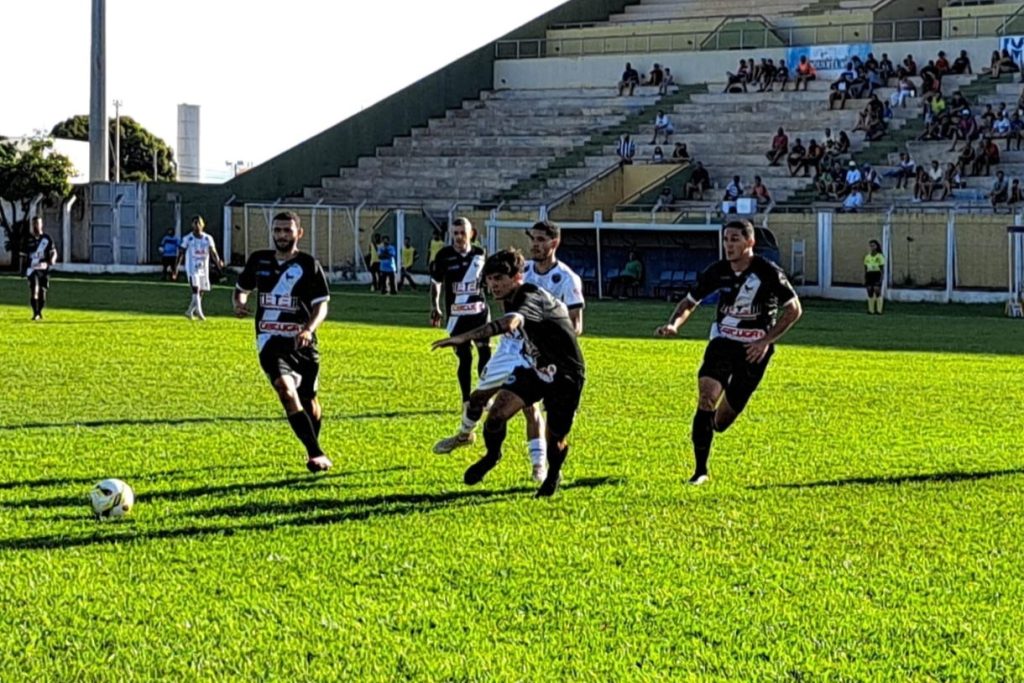 Águia Negra vence disputa direta com São Gabriel e garante vaga na