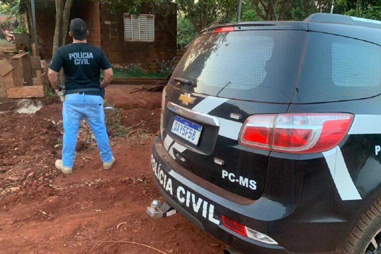 Mulher é mantida em cárcere privado por homem que conheceu pela internet em MS