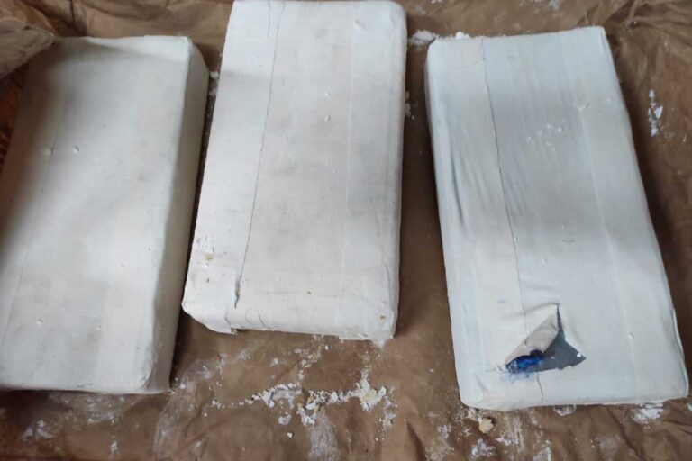 Operação apreende mais de 16 kg de cocaína em ônibus de turismo em Corumbá
