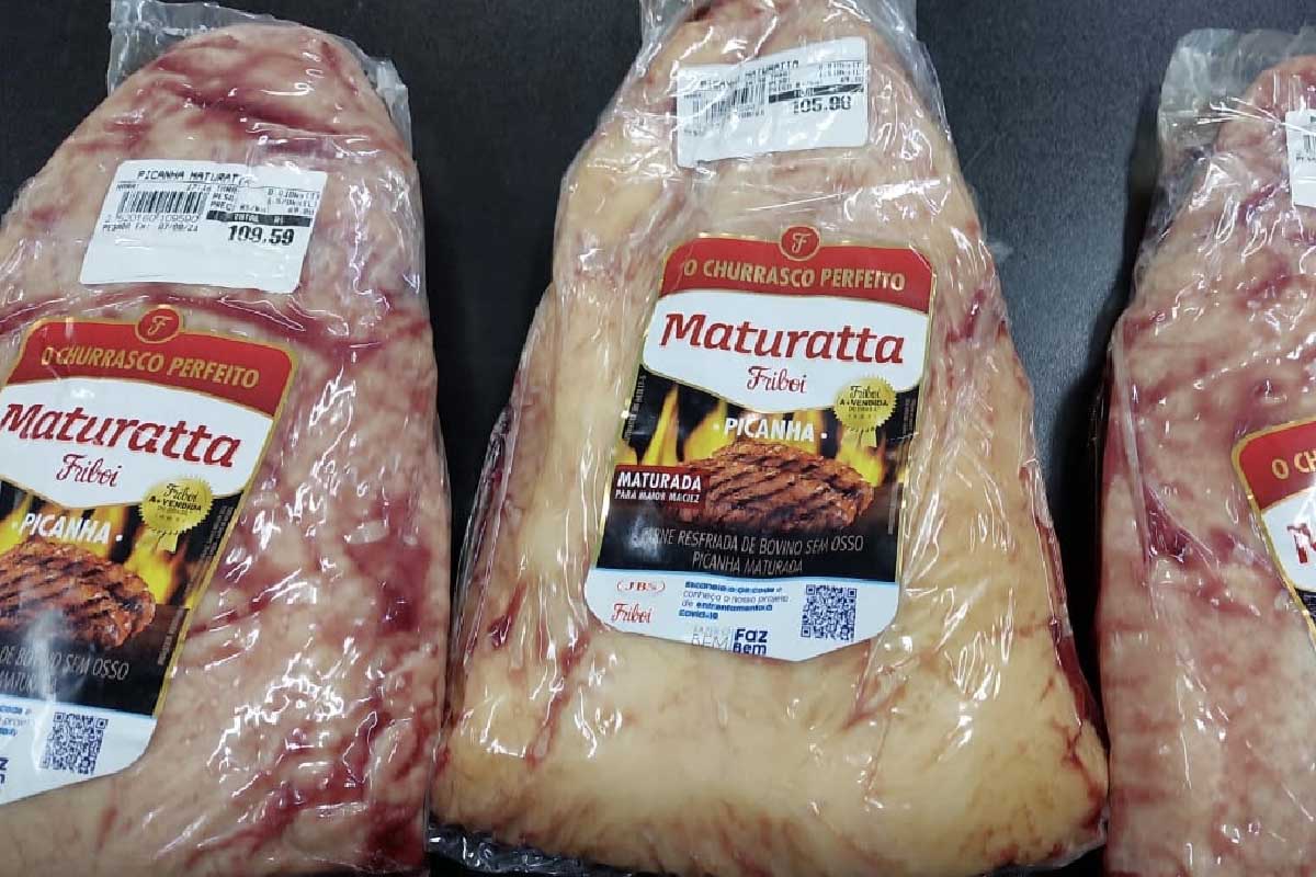 Leia mais sobre o artigo Homem é preso por tentar furtar carne em supermercado de Corumbá