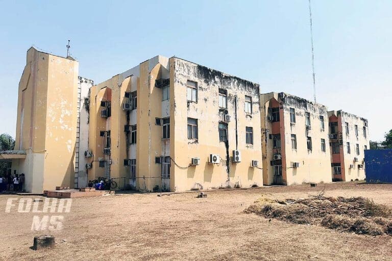 Prefeitura de Corumbá decreta corte de gastos até 2025 após queda de arrecadação com gás boliviano.