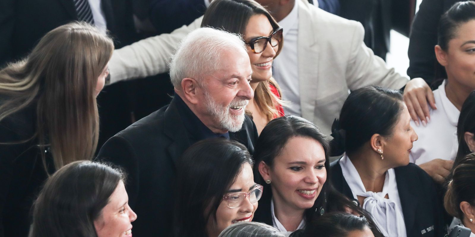 Em mensagem nas redes Lula diz que 2023 foi para