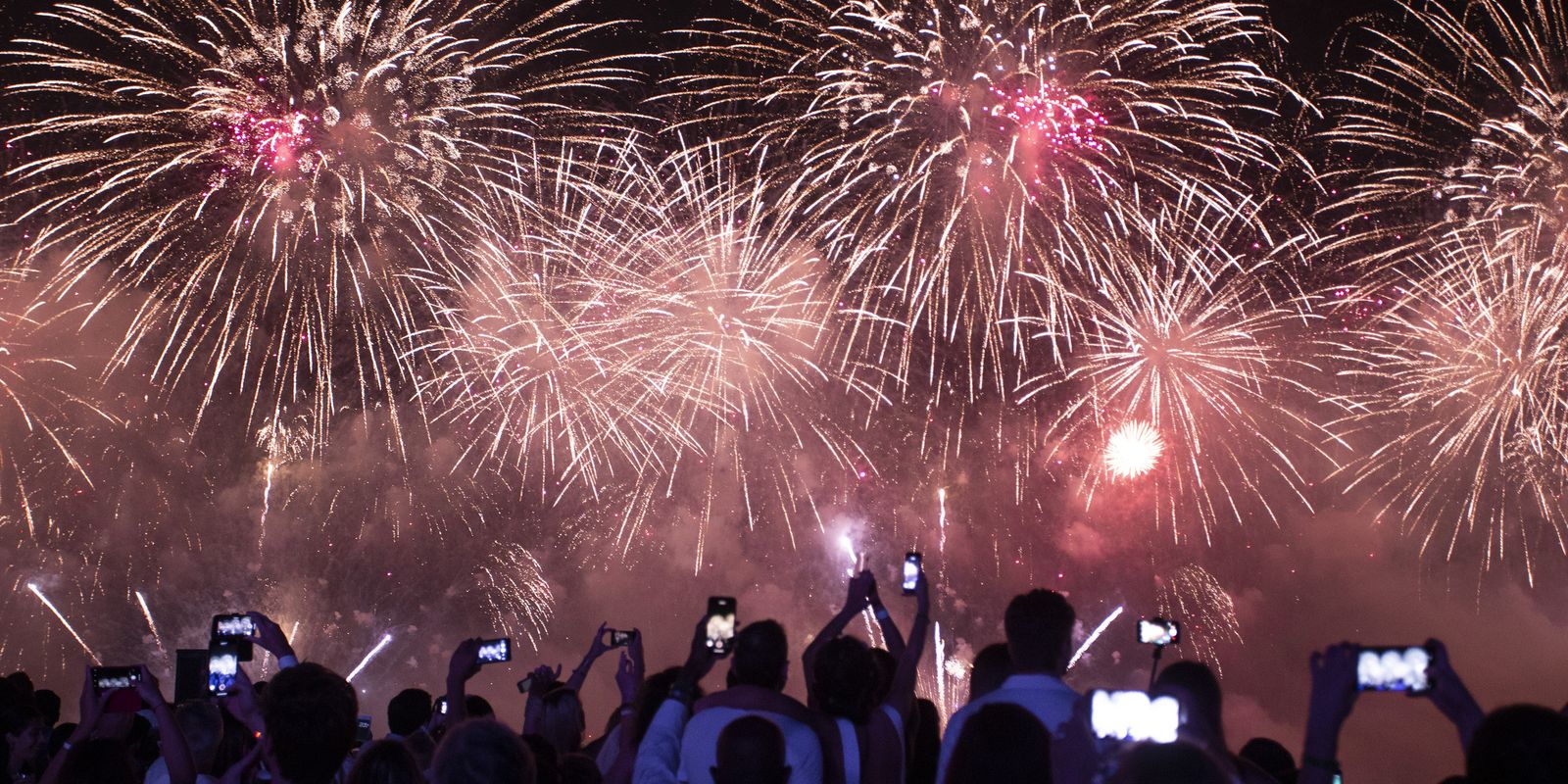 Medicos alertam sobre riscos do manuseio de fogos de artificio