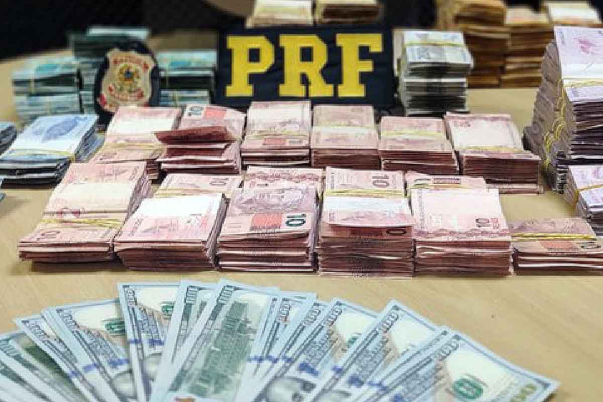 Você está visualizando atualmente PRF apreende mais de R$ 266 mil em dinheiro com bolivianos sem documentação em MS