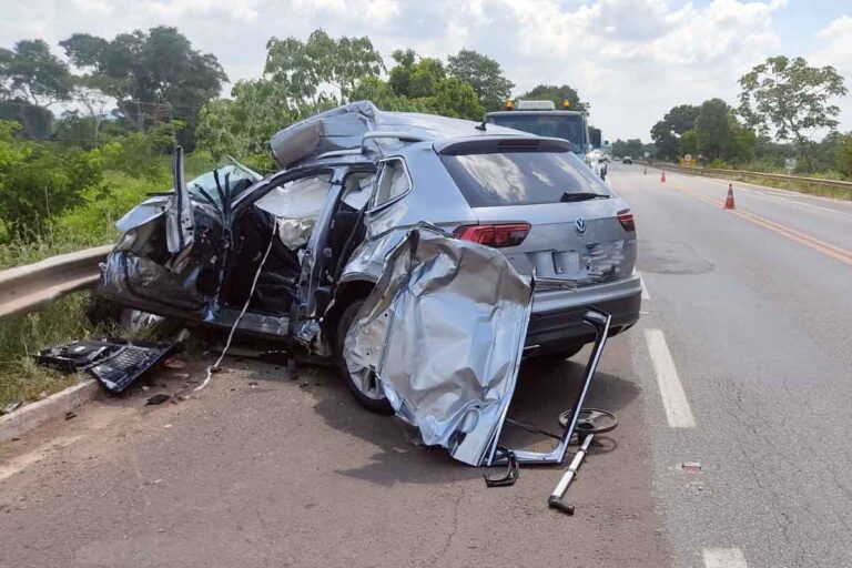 Acidente fatal vitimou pai e filha após motorista não respeitar sinal de pare na BR-262