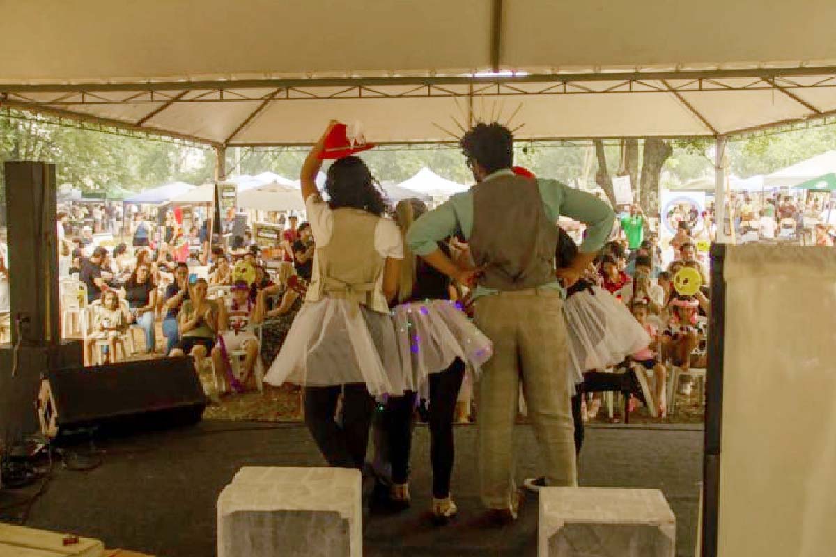 Você está visualizando atualmente Agendão: fim de semana tem despedida do Laricas Cultural, show de Matu Miranda e Festival do Toro Candil