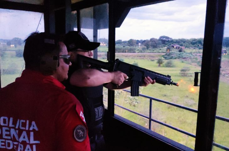 Técnicas de combate em torre são ensinadas a policiais penais de Dourados