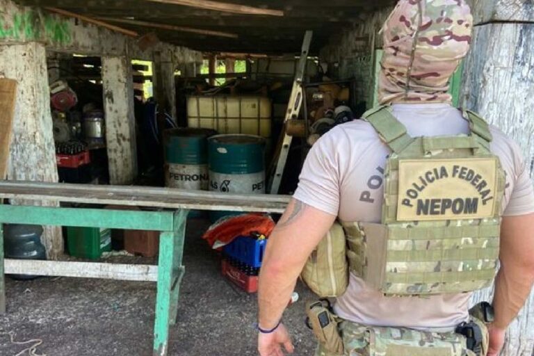 PF encontra depósito clandestino de combustível em Porto Esperança