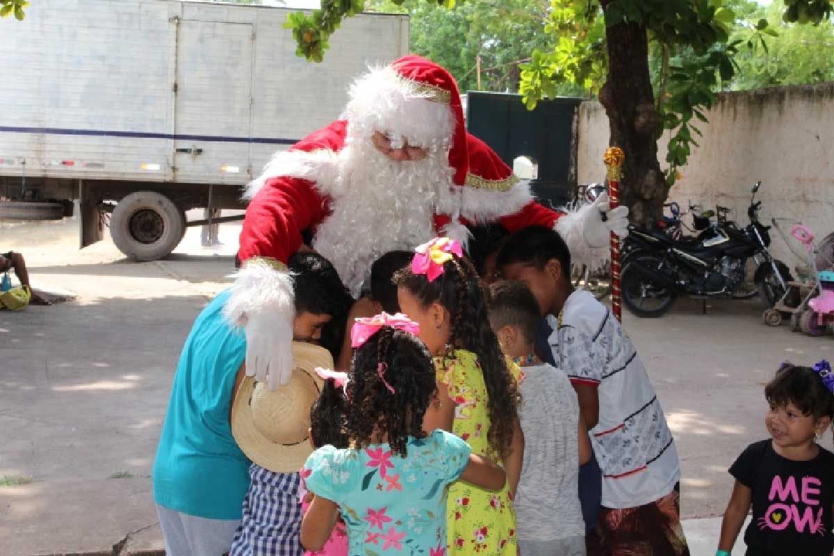 Você está visualizando atualmente CRAS celebra Natal com entrega de presentes para crianças e jovens em Ladário