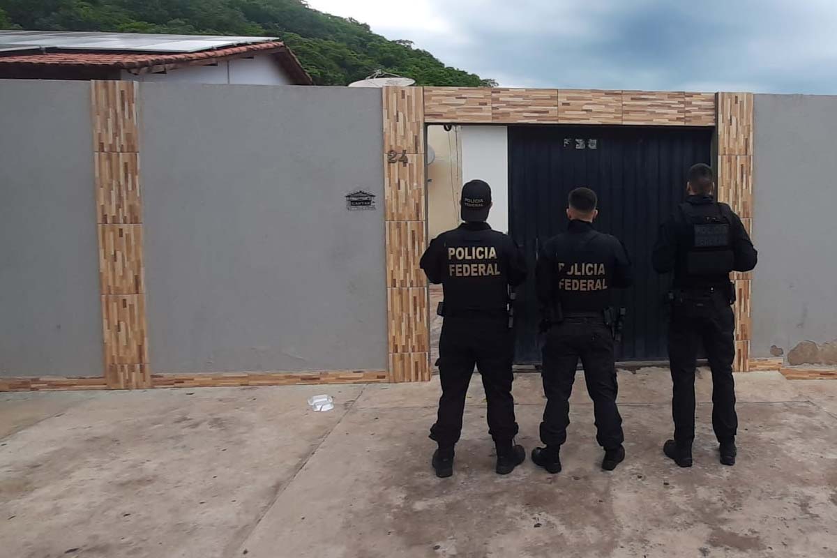 Você está visualizando atualmente Grupo que modificava veículos para tráfico de cocaína é alvo de operação da PF em Corumbá