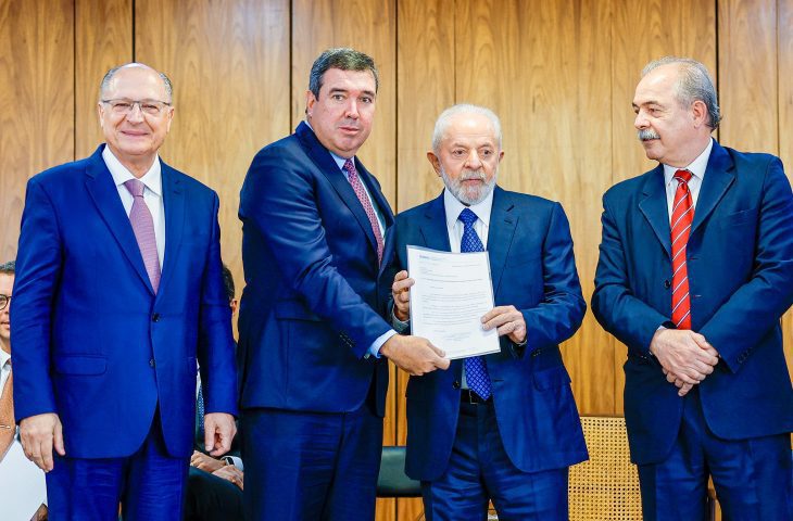 Governo do Estado recebe aval para empréstimo de R$ 2,3 bilhões junto ao BNDES