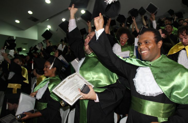 UEMS completa 30 anos com mais de 20 mil diplomados