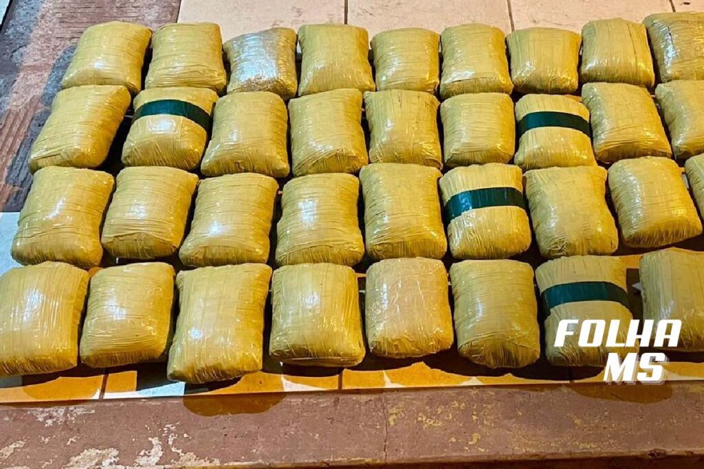 Operação Ágata: Exército apreende quase 40 Kg de drogas com passageiro de ônibus em Corumbá 2 Apreensao exercito2