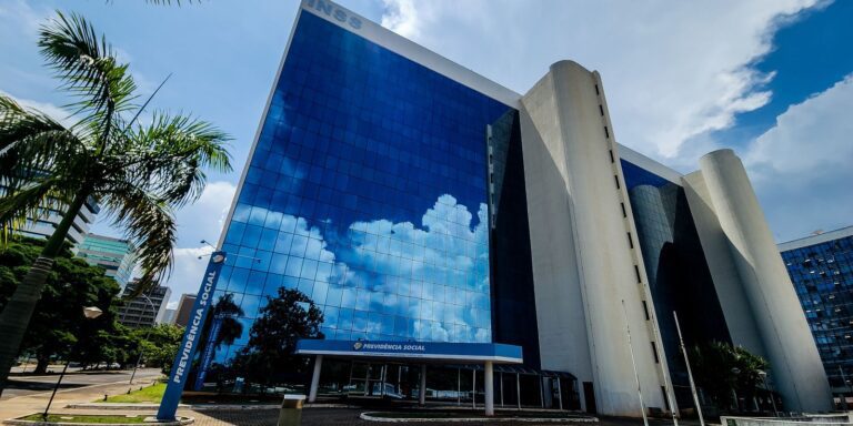 INSS inicia devolução de R$ 292 milhões a aposentados com descontos ilegais