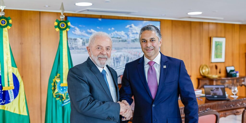 Montadoras de automoveis anunciam R 10 bi de investimentos no