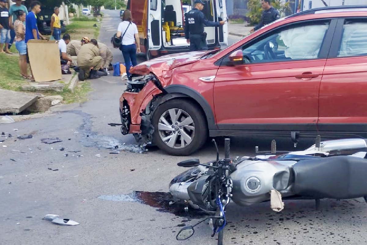 Você está visualizando atualmente Com suspeita de fratura nas duas pernas, motociclista é socorrido pelos bombeiros em Corumbá