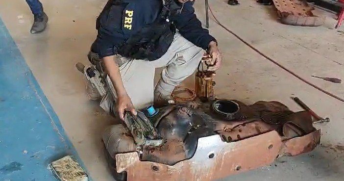 PRF apreende 47 Kg de cocaína em tanque de combustível em Campo Grande