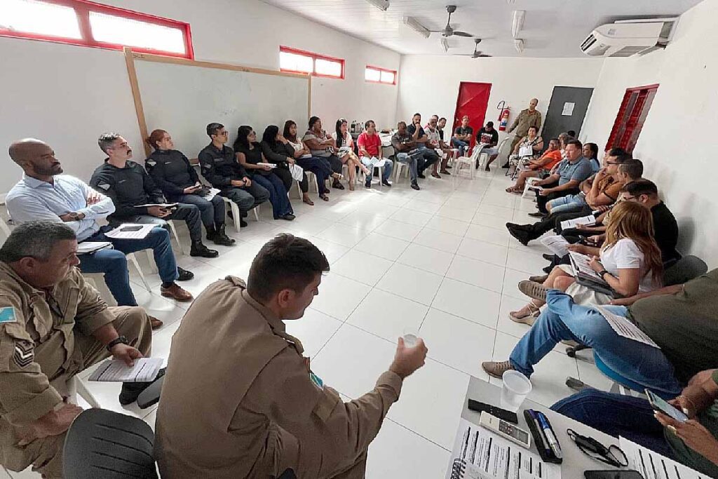 Bombeiros: Planejamento do Carnaval 2024 em Corumbá reúne órgãos públicos e organizadores 2 reuniao bombeiros