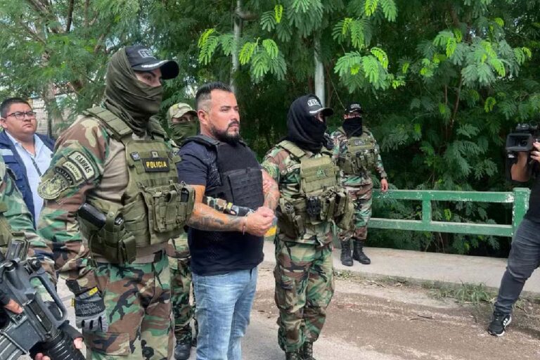 Um dia após ser extraditado da Bolívia para o Brasil acusado de matar policial penal é solto
