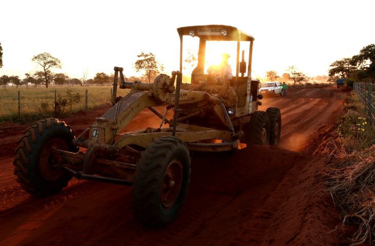 Governo firma convênio para melhoramento de estradas vicinais da Grande Dourados