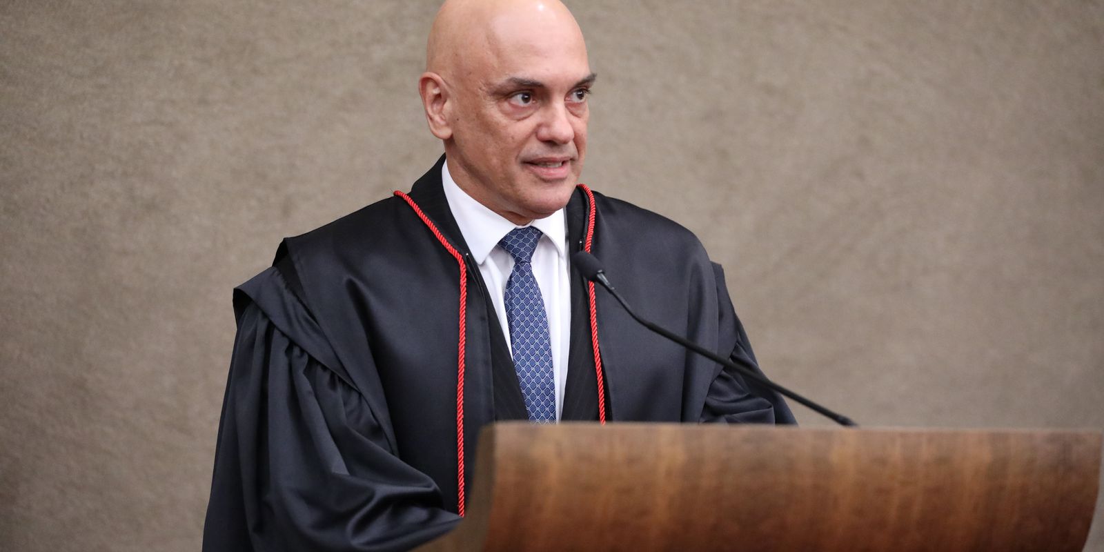 Moraes volta a defender regulamentacao das redes sociais