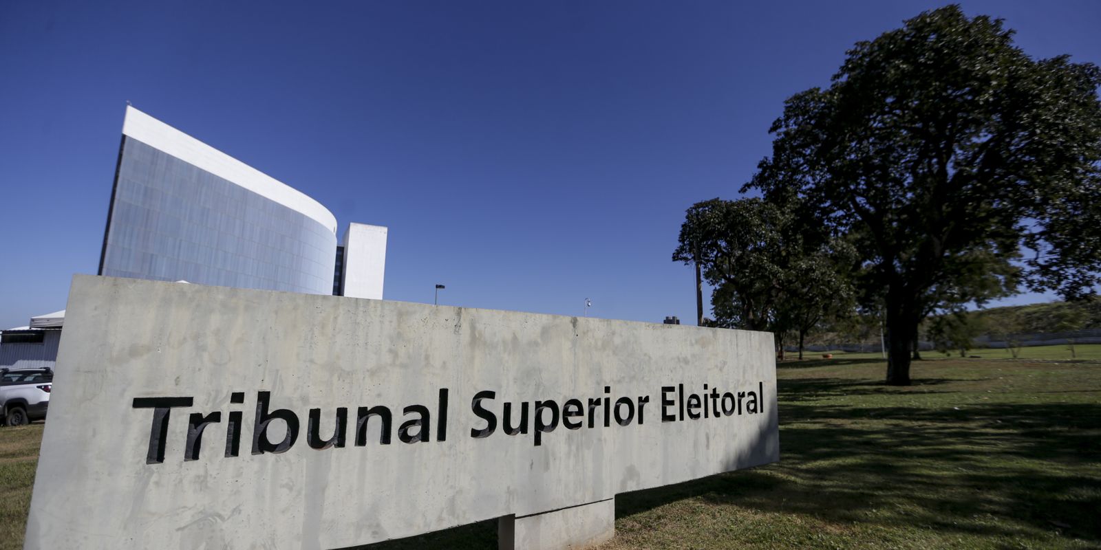 TSE proibe candidato de impulsionar link com o nome de