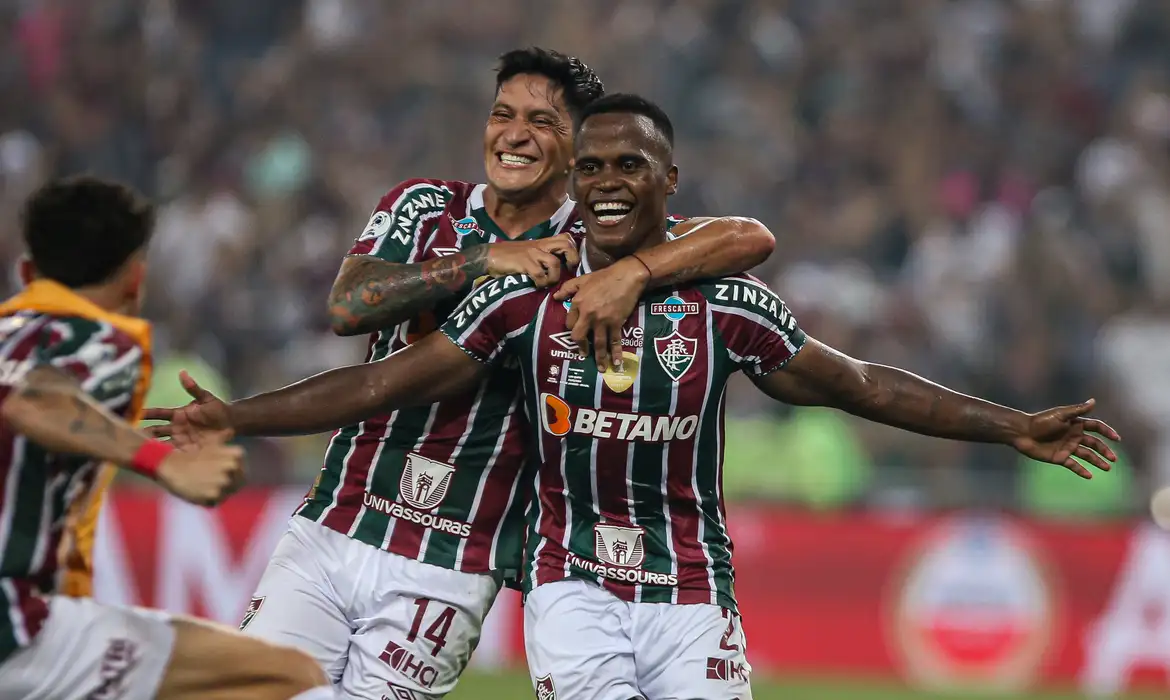 Leia mais sobre o artigo Fluminense conquista título da Recopa Sul-Americana sobre a LDU