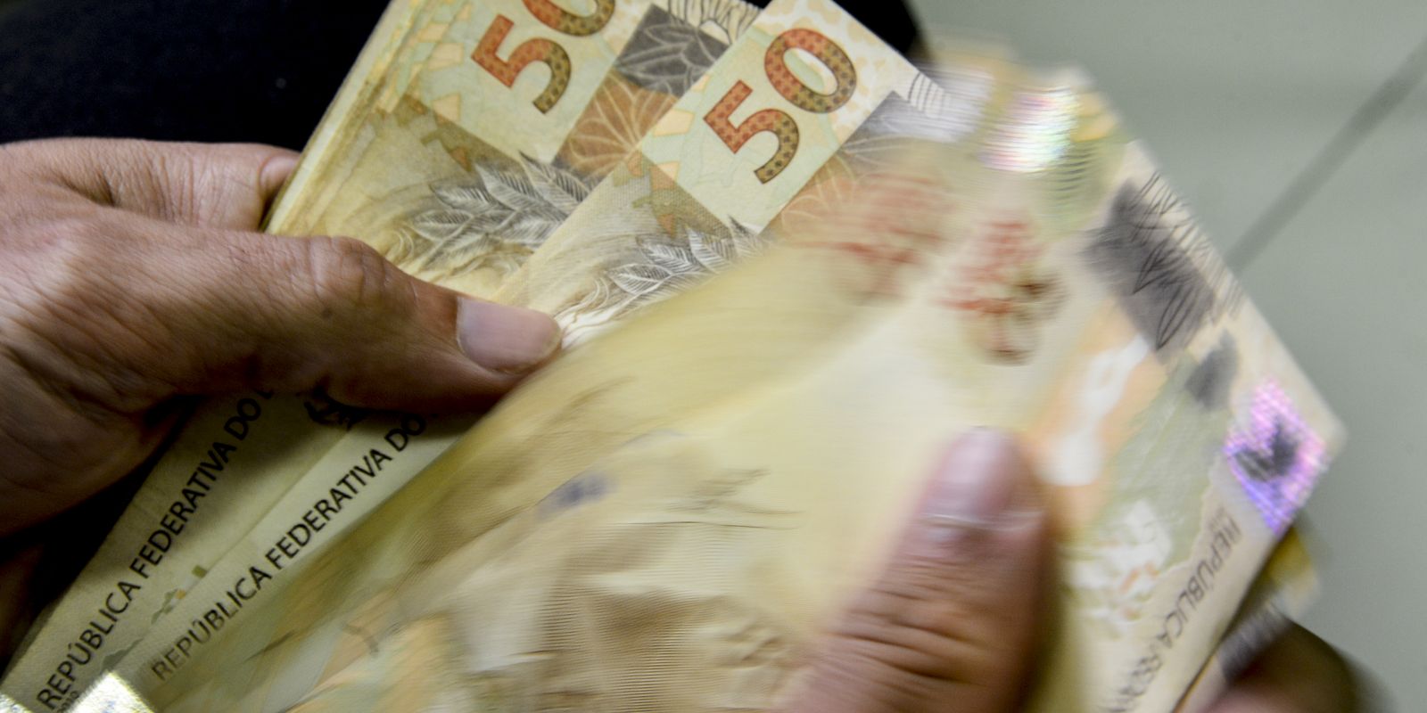 Renda habitual media dos brasileiros cresceu 31 de 2022 para