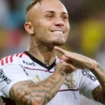 Flamengo domina o Fluminense e sai na frente na semifinal do Carioca