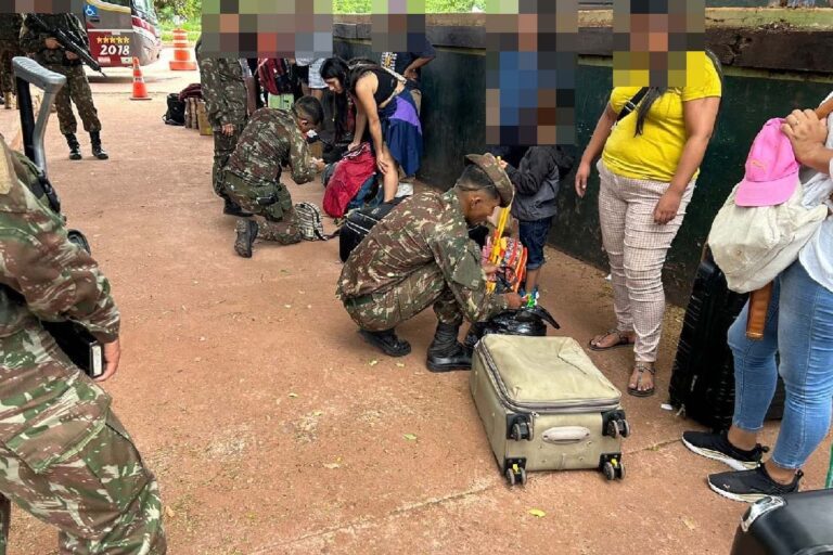 Casal boliviano é detido com 4 kg de maconha em bagagem durante operação na fronteira