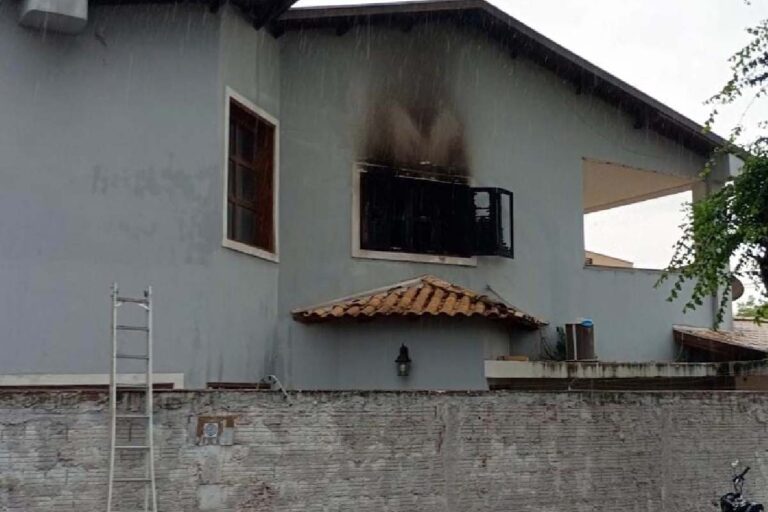 Incêndio em residência mobiliza equipe do Corpo de Bombeiros de Corumbá