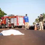 Motociclista morre em colisão com carreta e caminhão na BR-262