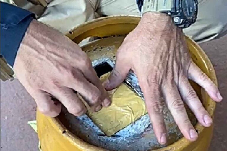 Boliviana é flagrada pela PRF transportando 12 kg de cocaína em botijão de gás na BR-262