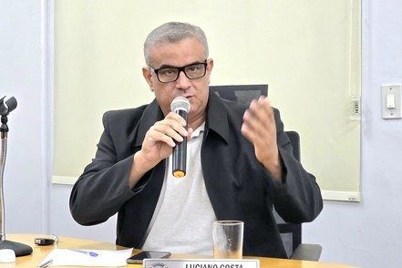 Vereador cobra cumprimento de Lei Federal sobre a História e Cultura Afro-Brasileira