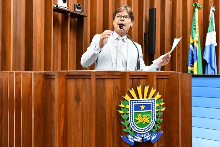 Deputado solicita fiscalização e controle na instalação compartilhada de fios em postes