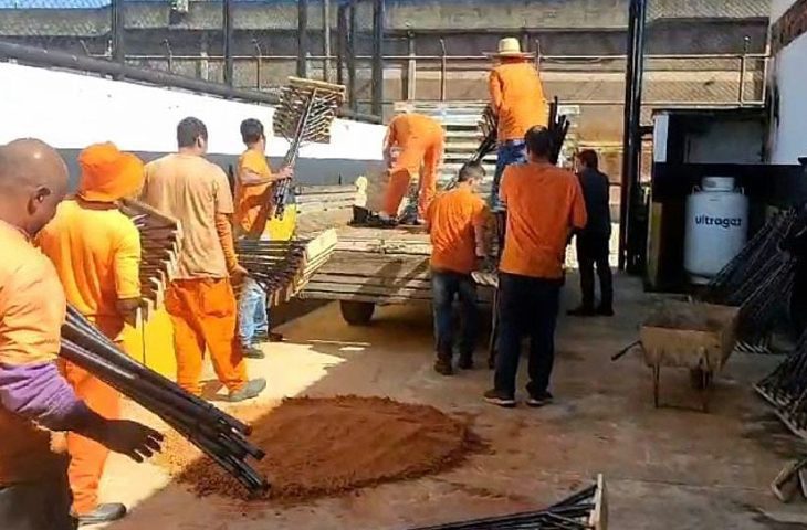 Rodos feitos em penitenciária de MS irão para ajudar em limpeza no RS