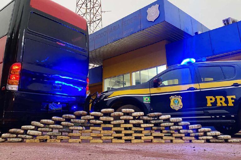 PRF apreende 88 kg de drogas em ônibus que seguia para São Paulo pela BR-262