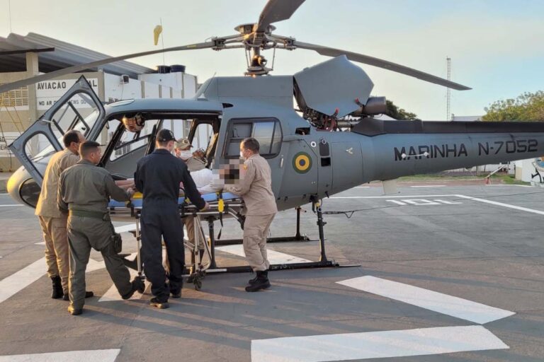 Jovem é resgatada de helicóptero após sentir fortes dores no Pantanal