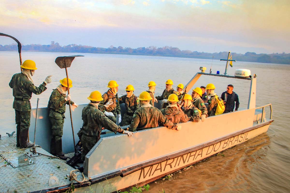 Você está visualizando atualmente Marinha intensifica combate aos incêndios no Pantanal com reforço de 250 militares