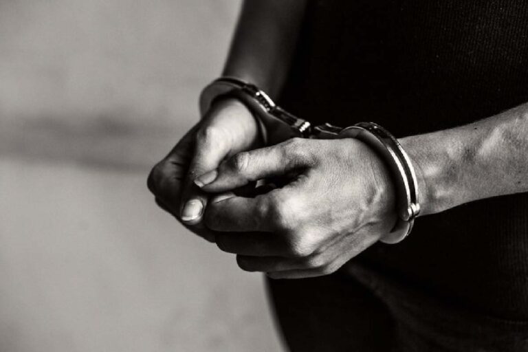 Boliviano acusado de tentativa de estupro é agredido por populares em Corumbá