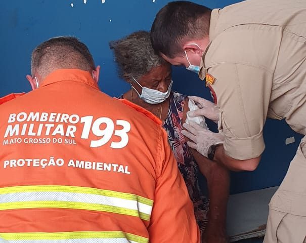 Ação conjunta resgata ribeirinha de 82 anos no Pantanal