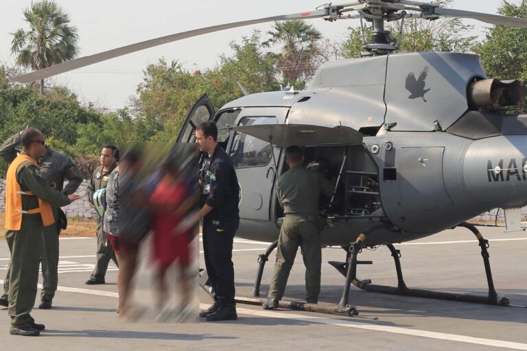 Marinha efetua resgate de adolescente em trabalho de parto no Pantanal