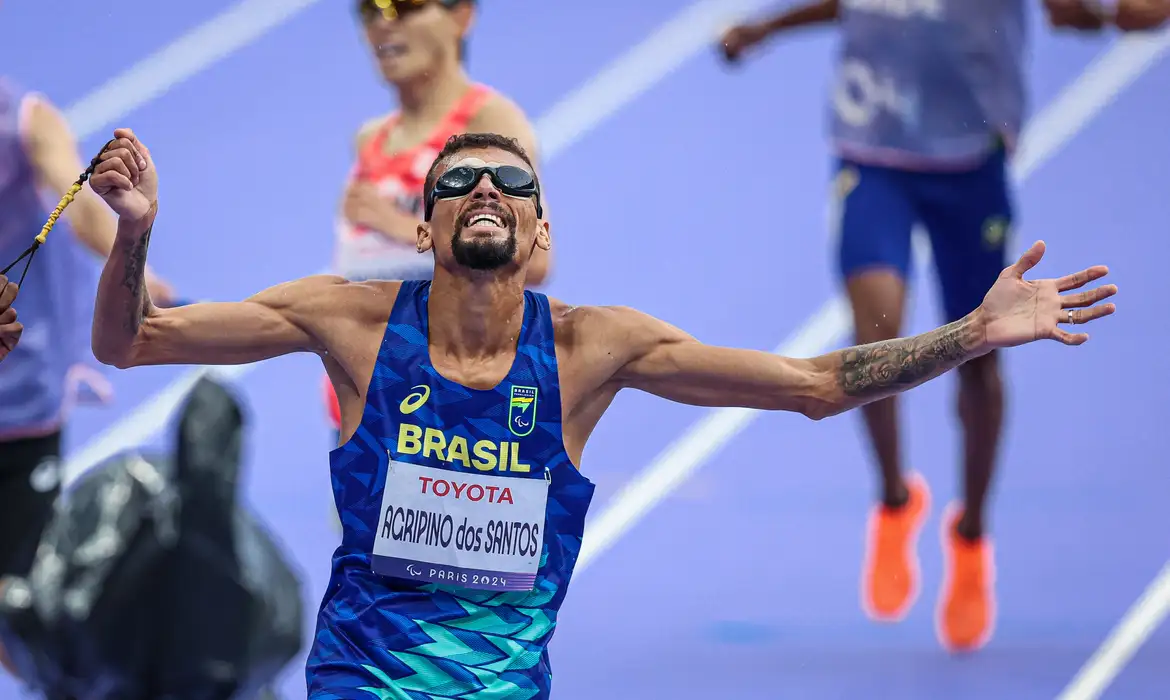 Leia mais sobre o artigo Júlio César Agripino é ouro e bate recorde mundial na corrida dos 5 km